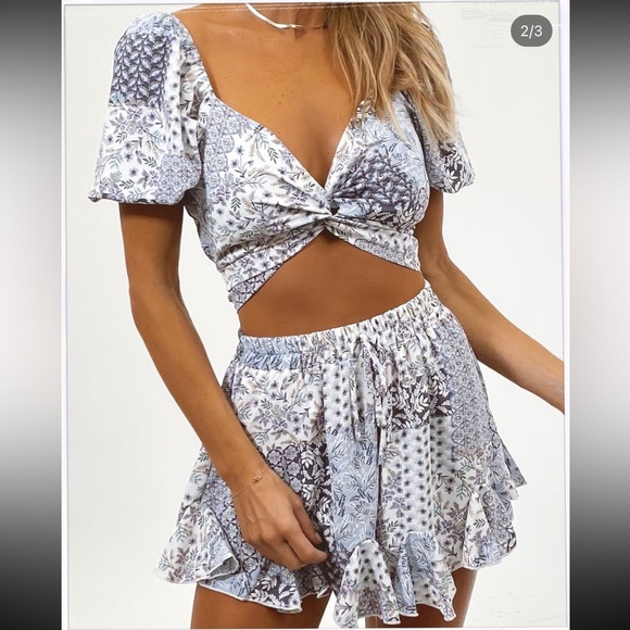 BLUE FLORAL SELF-TIE CROP + SKORT SET - Picture 7 of 8